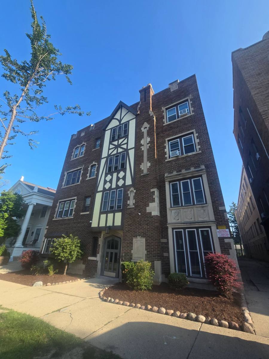 1020 E Pleasant St, Milwaukee, WI 53202 - Apartment for Rent - Image 1