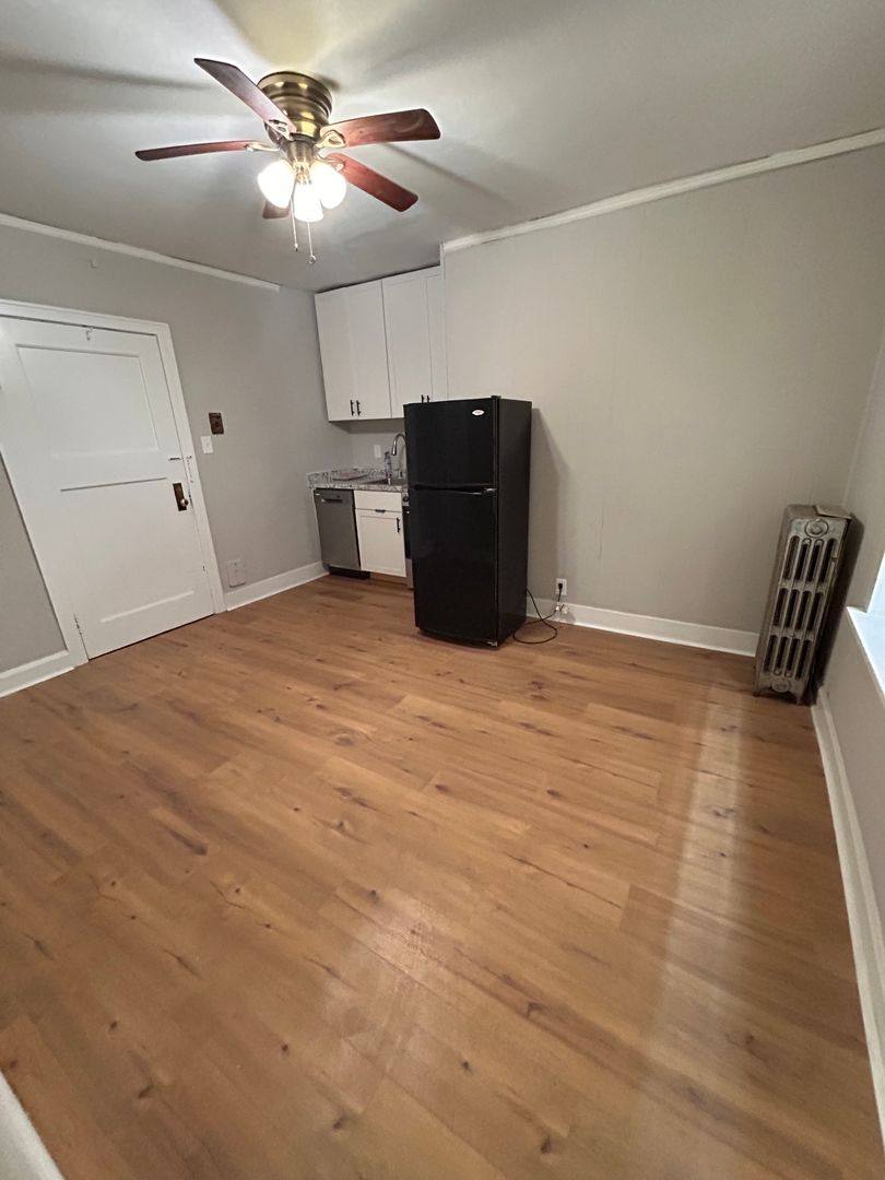 1020 E Pleasant St, Milwaukee, WI 53202 - Apartment for Rent - Image 11