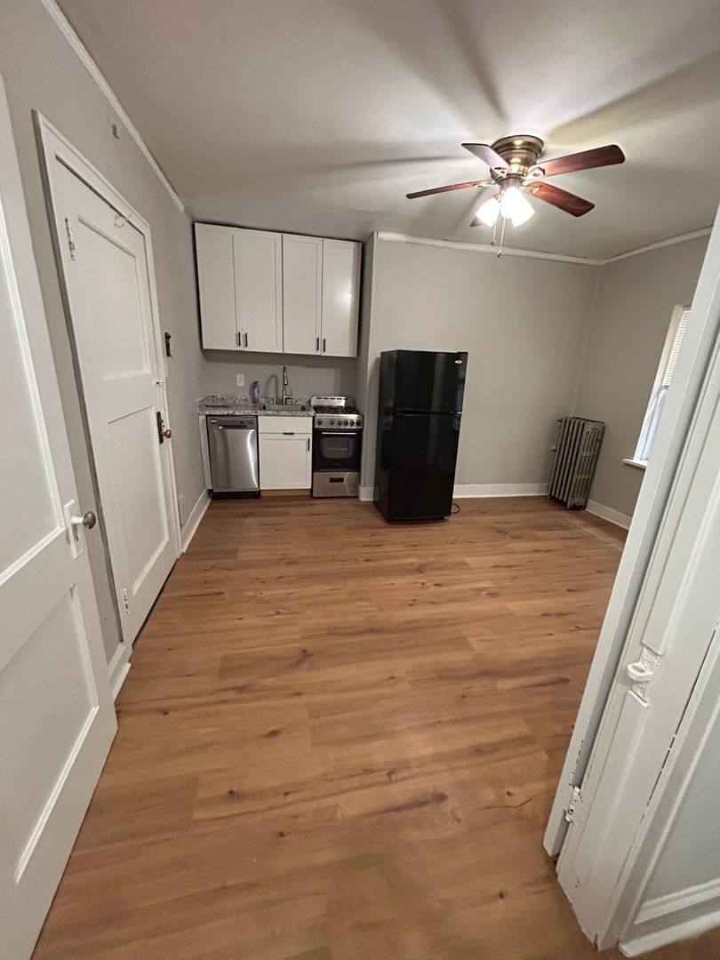 1020 E Pleasant St, Milwaukee, WI 53202 - Apartment for Rent - Image 12