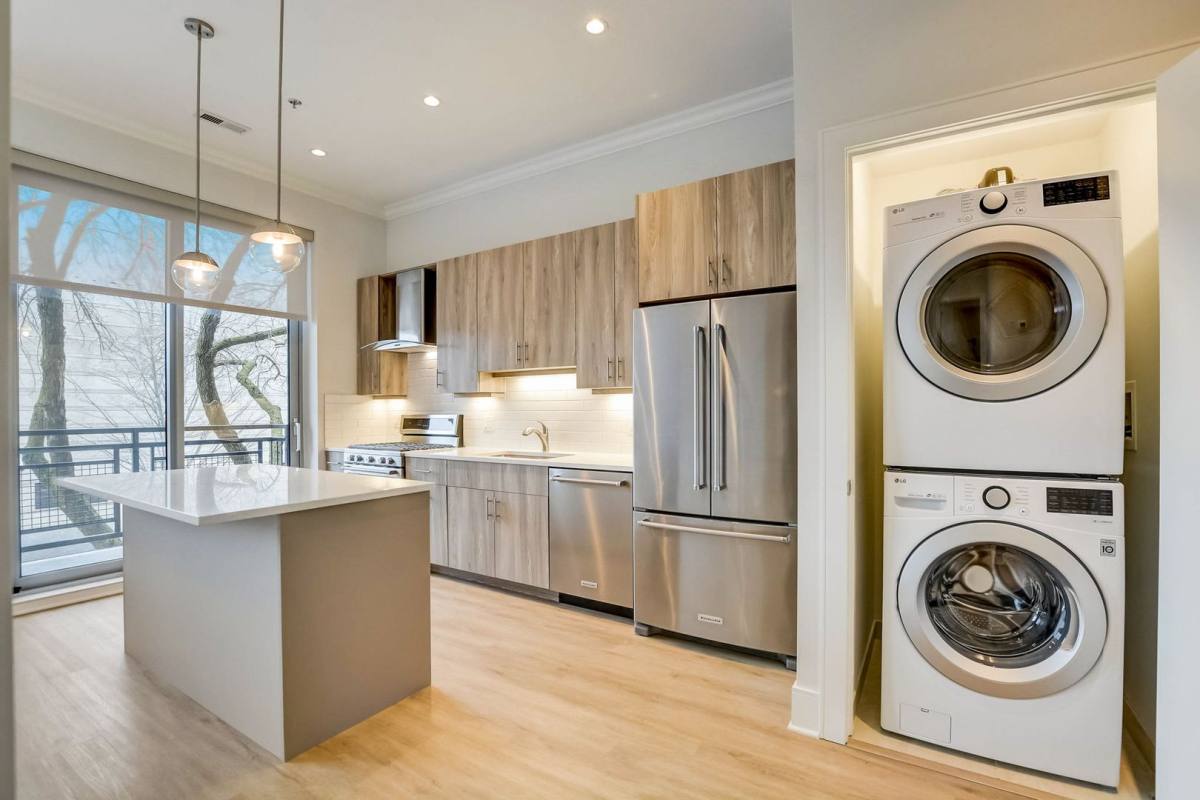 Apartment for rent at 128 S Laflin St, Chicago, IL 60607