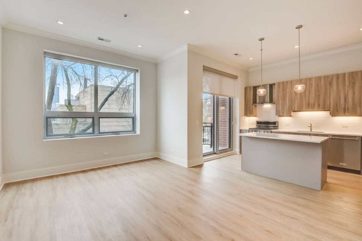 Apartment for rent at 128 S Laflin St, Chicago, IL 60607