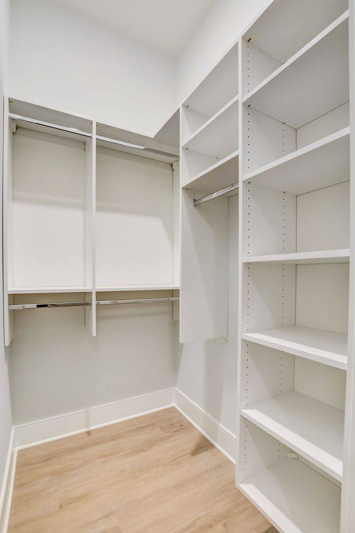 Apartment for rent at 128 S Laflin St, Chicago, IL 60607