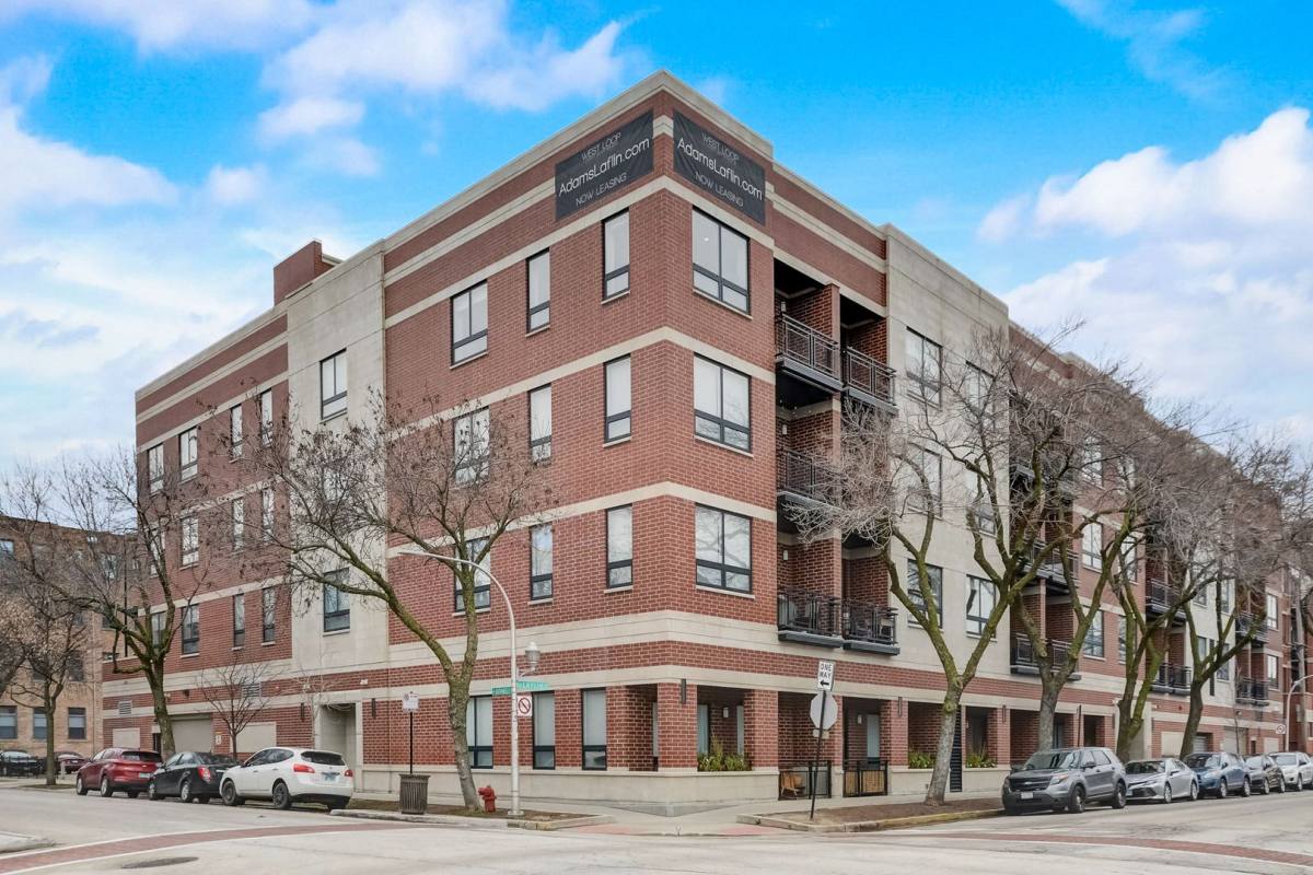 Apartment for rent at 128 S Laflin St, Chicago, IL 60607