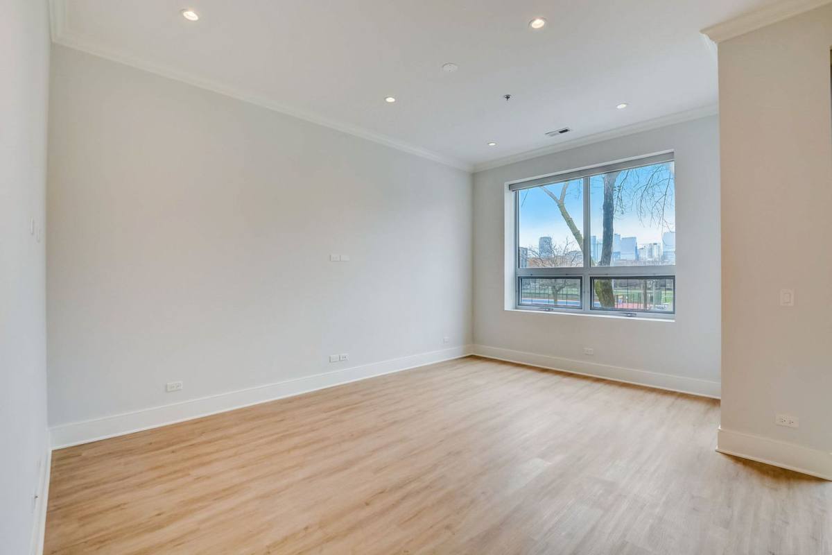 Apartment for rent at 128 S Laflin St, Chicago, IL 60607