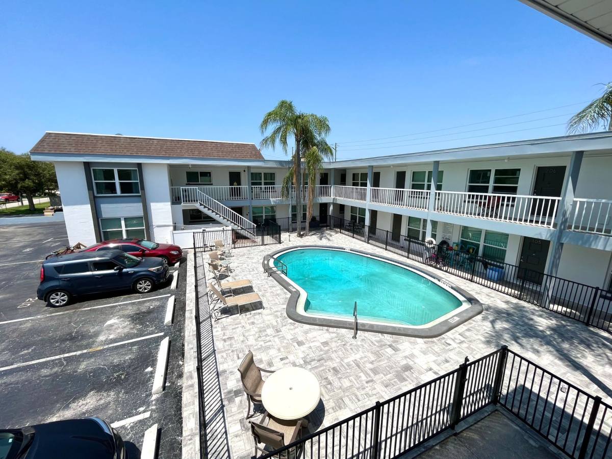 Apartment for rent at 5701 21st Ave N, Saint Petersburg, FL 33710