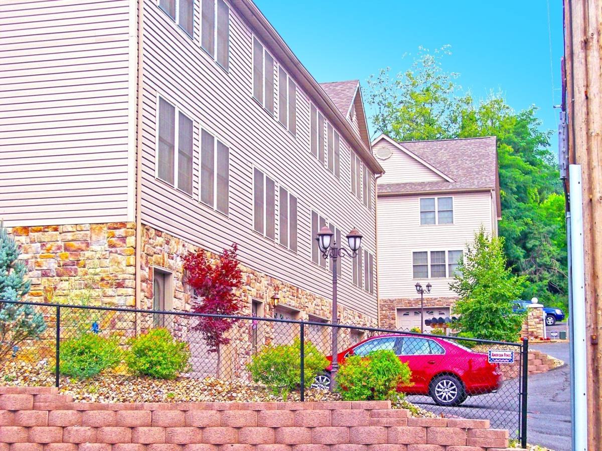 Townhouse for rent at 2 Pineview Place, Morgantown, WV 26505