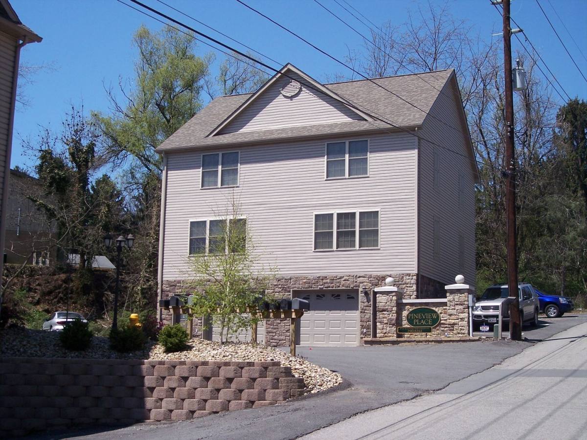 Townhouse for rent at 2 Pineview Place, Morgantown, WV 26505