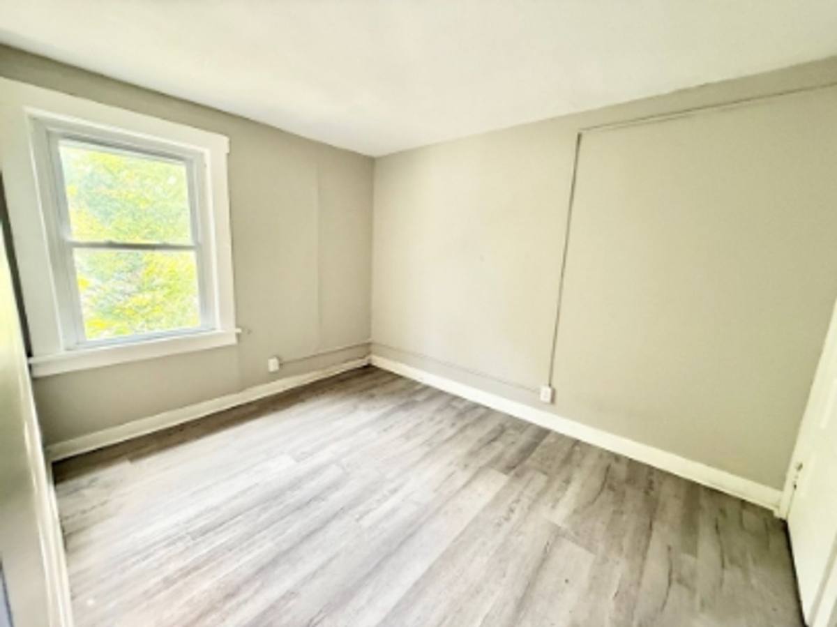 Townhouse for rent at 927 Vankirk St, Clairton, PA 15025