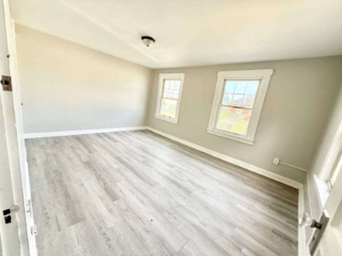 Townhouse for rent at 927 Vankirk St, Clairton, PA 15025