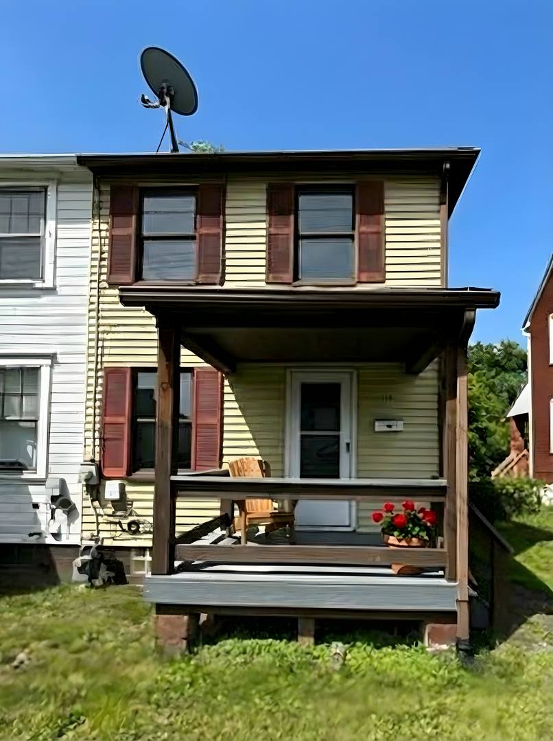 House for rent at 929 Vankirk St, Clairton, PA 15025
