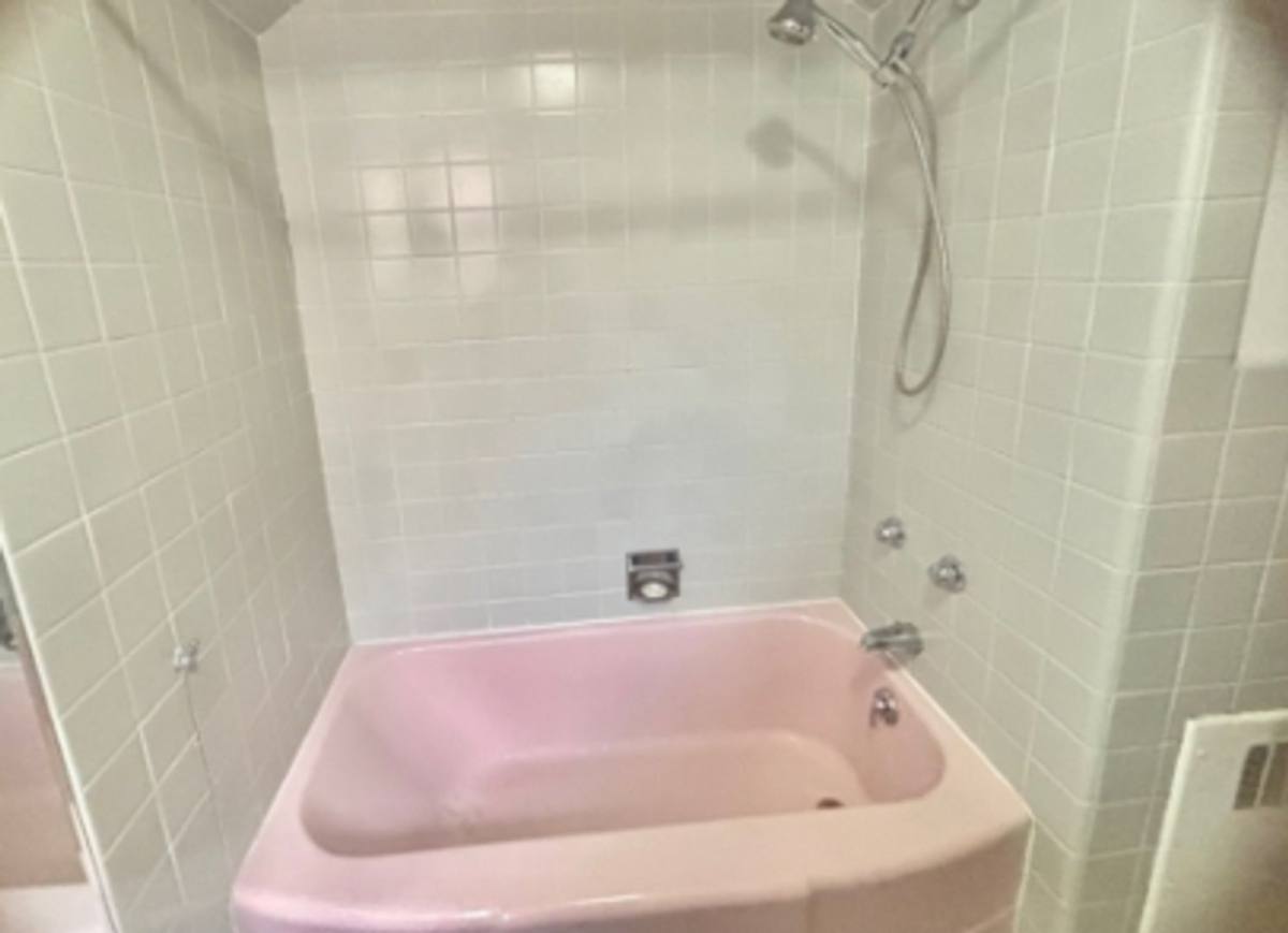 Apartment for rent at 304-3145 Lenox Ave, Pittsburgh, PA 15221