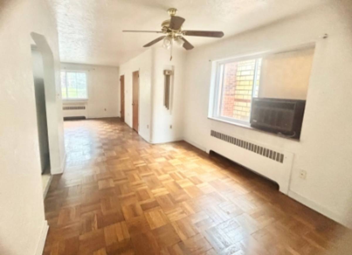 Apartment for rent at 304-3145 Lenox Ave, Pittsburgh, PA 15221