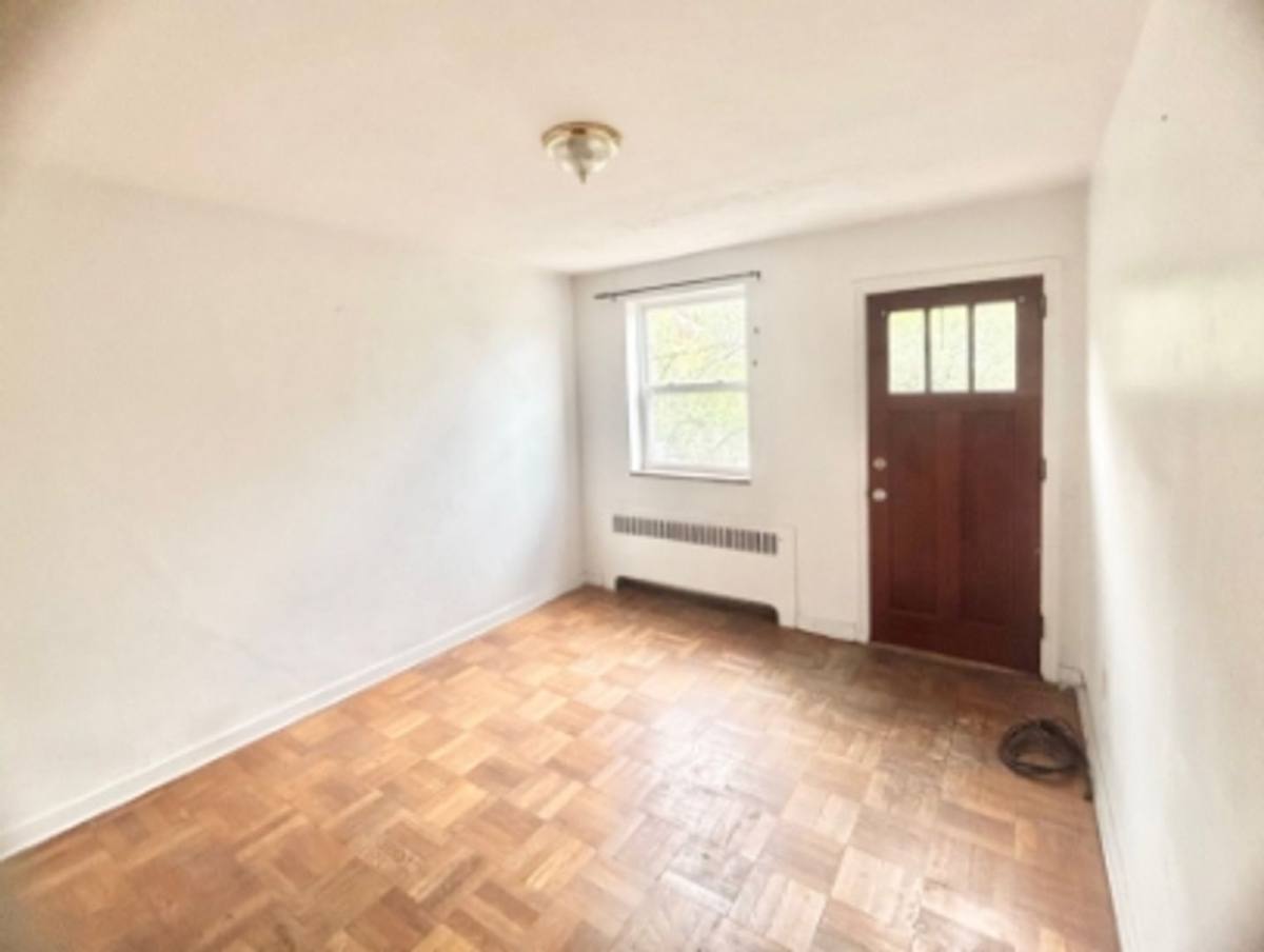 Apartment for rent at 304-3145 Lenox Ave, Pittsburgh, PA 15221