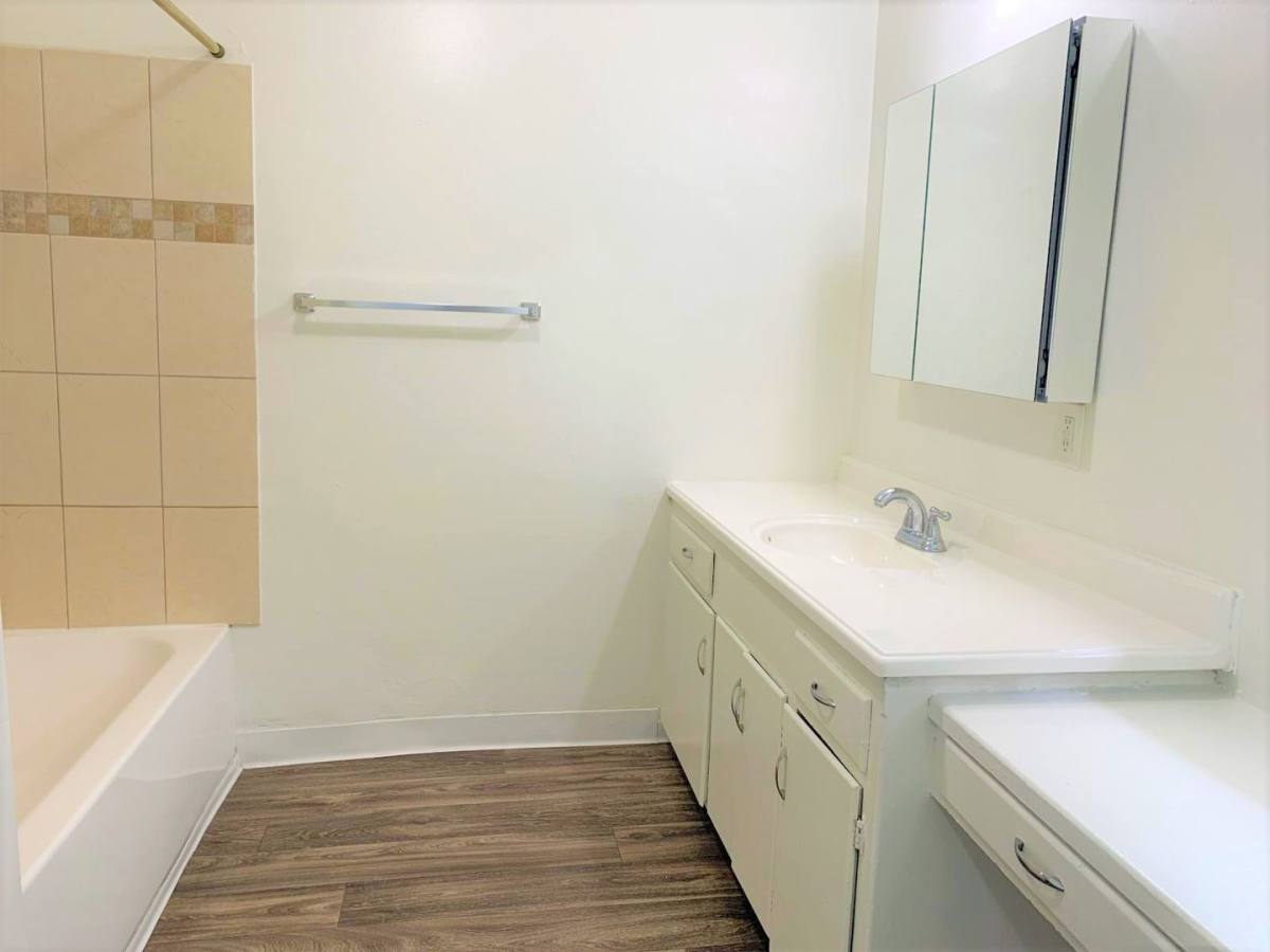 Apartment for rent at 12911 Galway St, Garden Grove, CA 92841