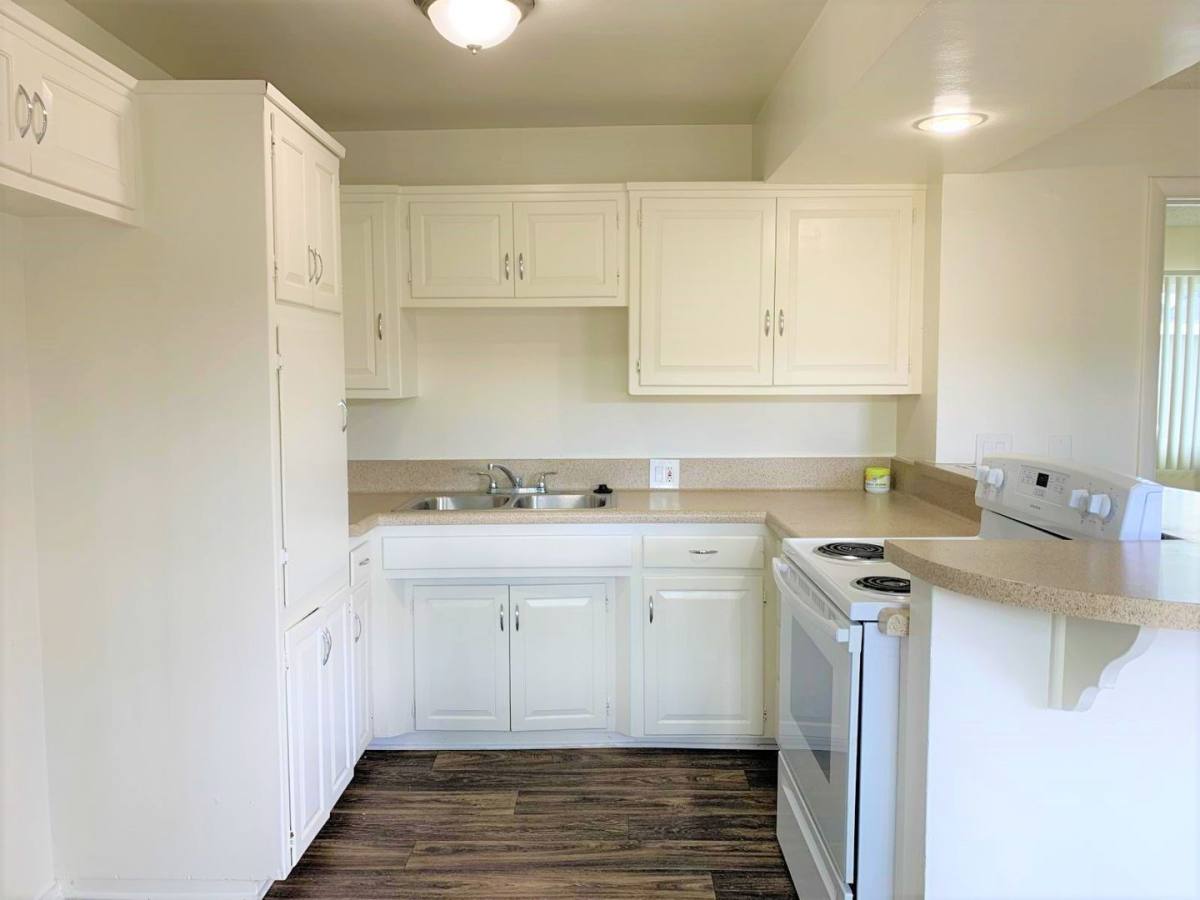 Apartment for rent at 12911 Galway St, Garden Grove, CA 92841