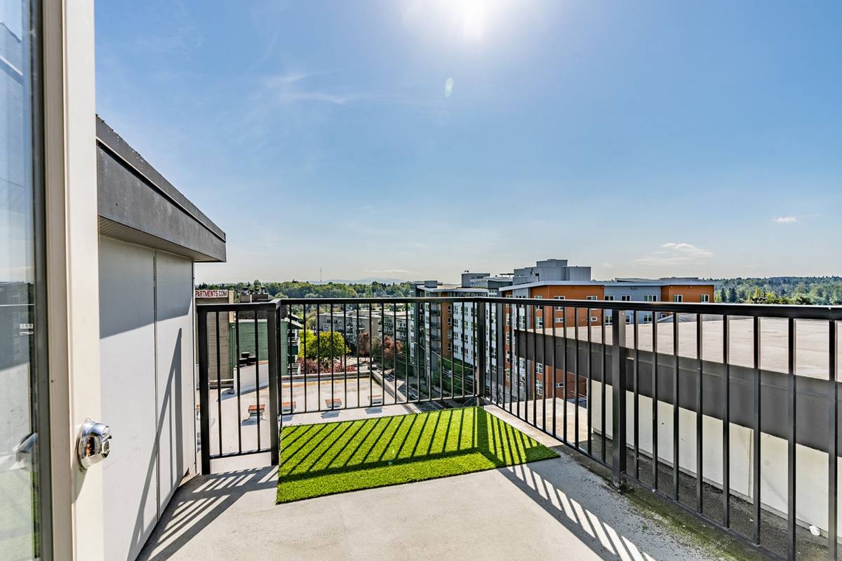 Apartment for rent at 3266 SW Avalon Way, Seattle, WA 98126