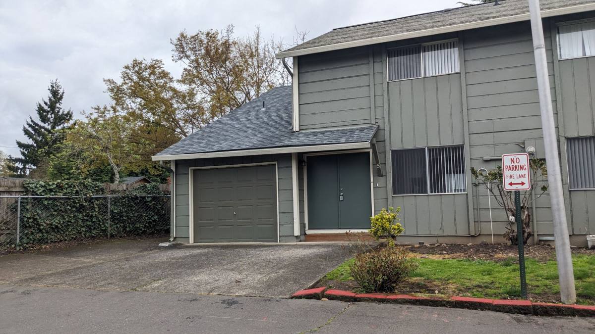 Townhouse for rent at 2702- 2812 NE, Vancouver, WA 98662