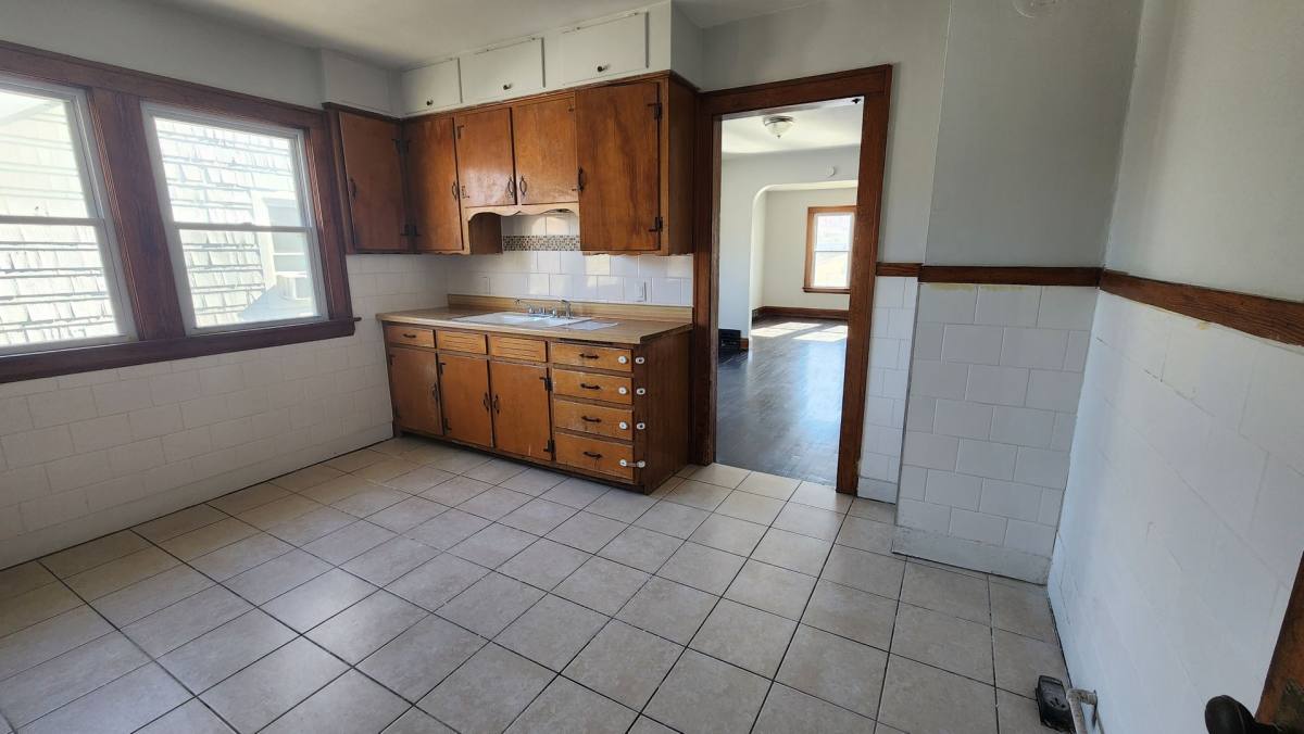 Apartment for rent at 10401 Homeworth Ave, Cleveland, OH 44125