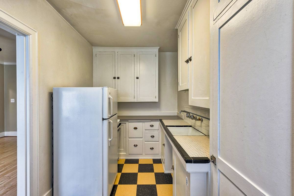 Apartment for rent at 1631 SW Yamhill St, Portland, OR 97205