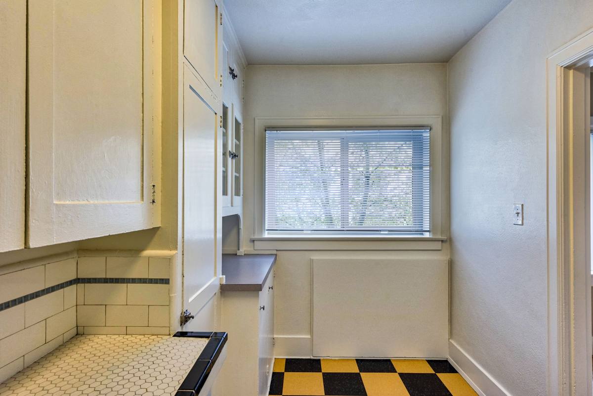 Apartment for rent at 1631 SW Yamhill St, Portland, OR 97205