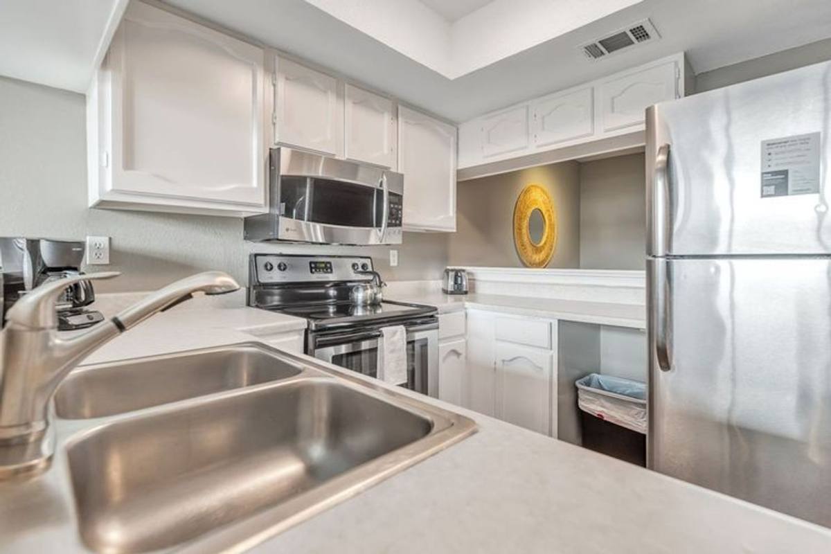 Apartment for rent at 119 E 6th St, Austin, TX 78701