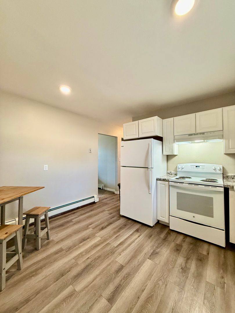 Apartment for rent at 220 9th Ave NW, Valley City, ND 58072