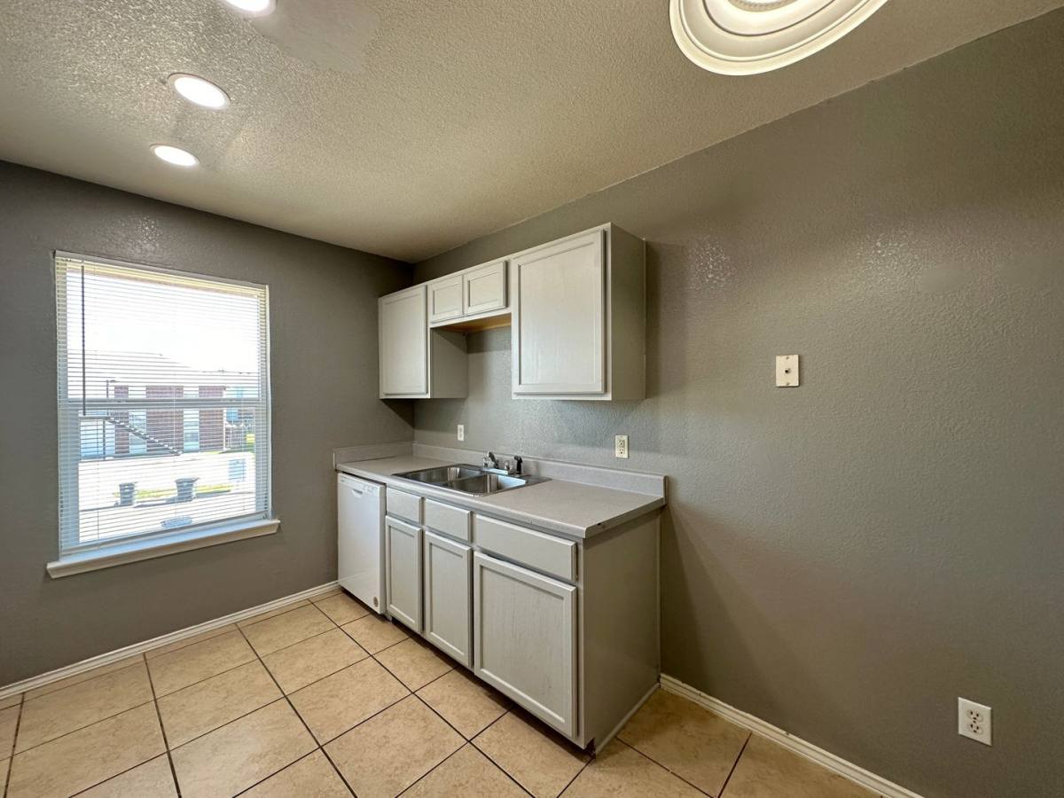 Apartment for rent at 1704 Spring Rose Circle, Killeen, TX 76543