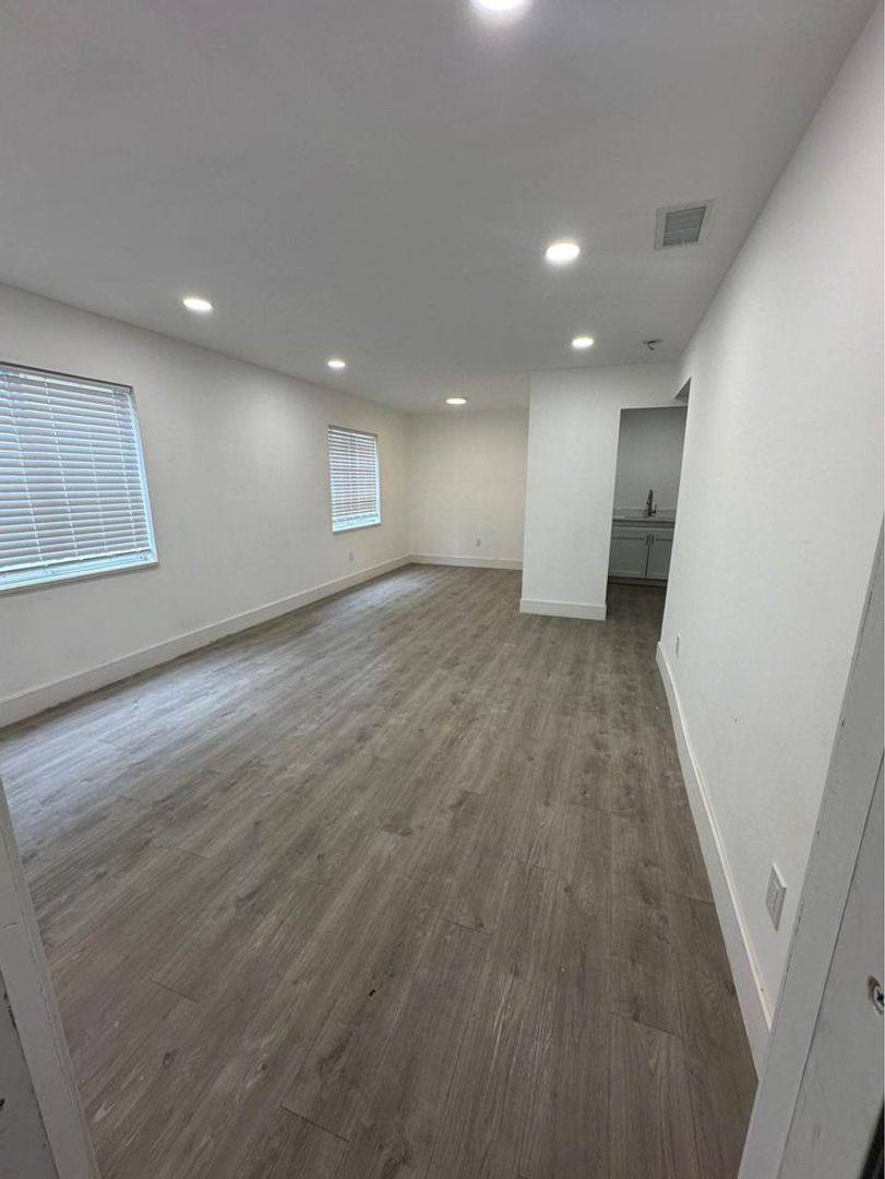 Apartment for rent at 9305 Takomah Trail, Tampa, FL 33617