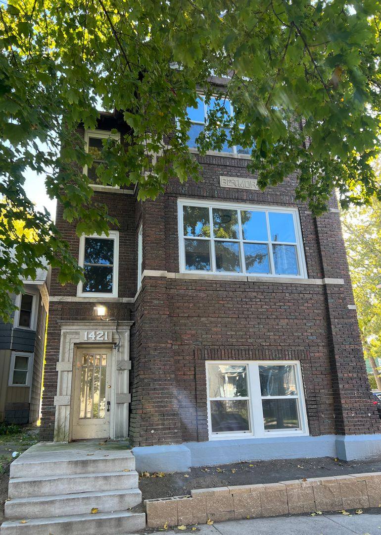 Apartment for rent at 1421 N Main St, Davenport, IA 52806