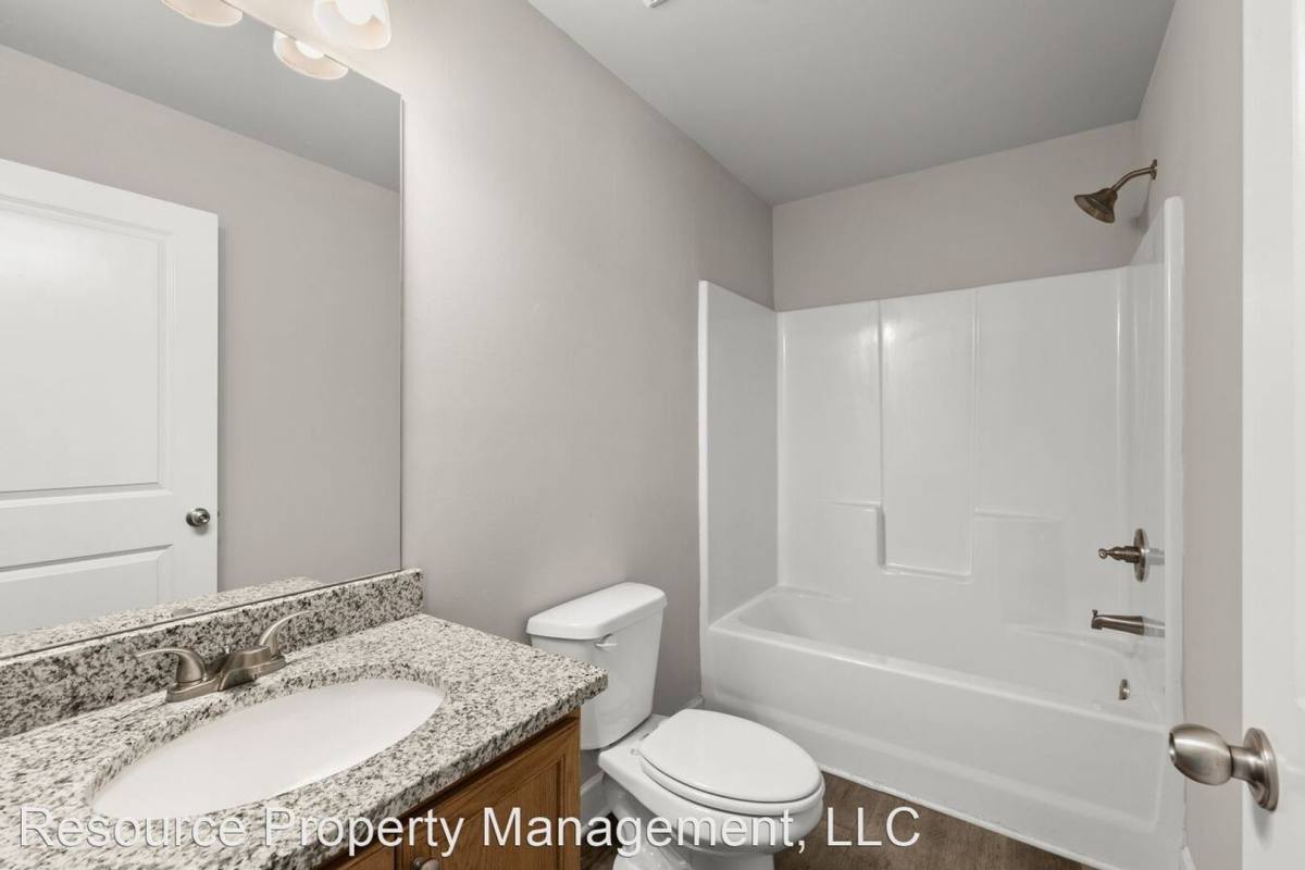 Townhouse for rent at 4335 McClure Springs Dr, Oakwood, GA 30566