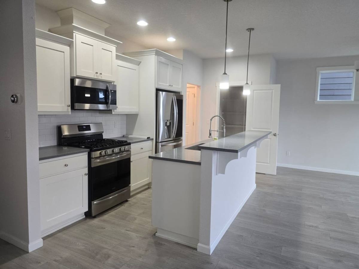 House for rent at 173 N 7th Ave, Cornelius, OR 97113