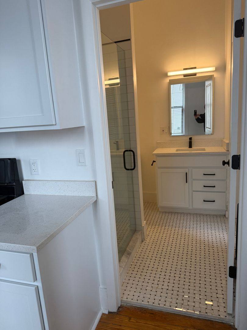 Apartment for rent at 20 E Lawrence St, Pontiac, MI 48342
