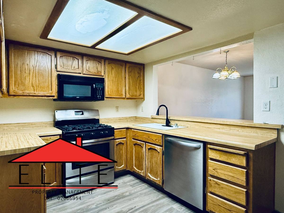 Townhouse for rent at 269 E Upjohn Ave, Ridgecrest, CA 93555