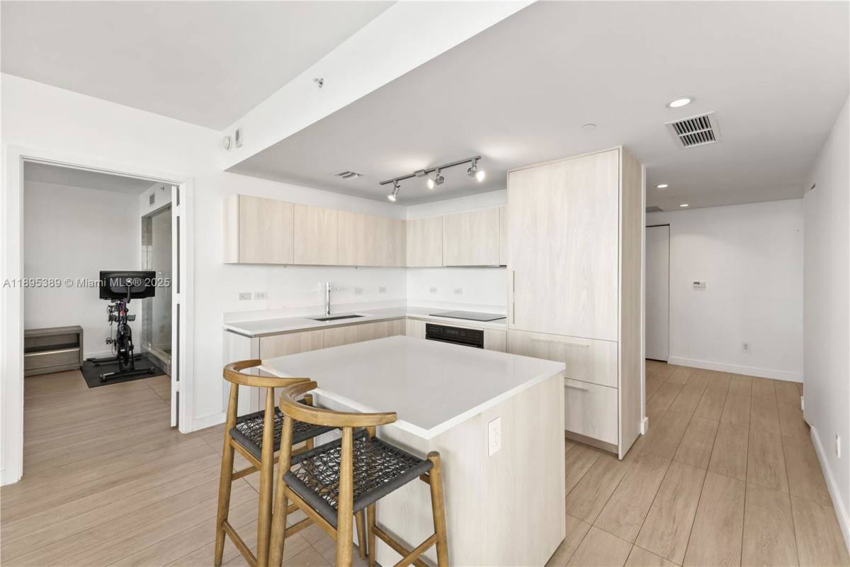 Apartment for rent at 3131 NE 7th Ave #2206, Miami, FL 33137