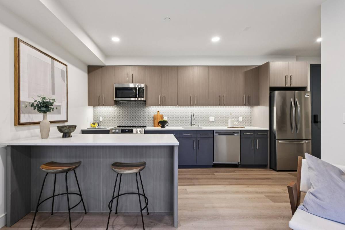 Apartment for rent at 5717 Carlton Way #406, Los Angeles, CA 90028