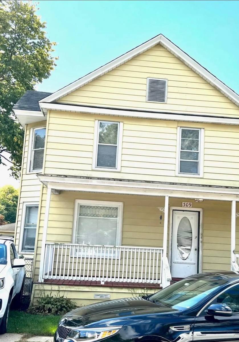 Apartment for rent at 309 May St, Lockport, IL 60441