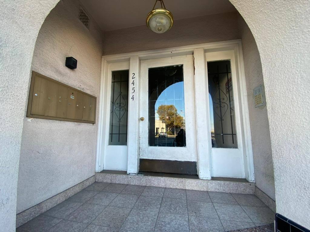 Apartment for rent at 2454 S El Camino Real #3, San Mateo, CA 94403