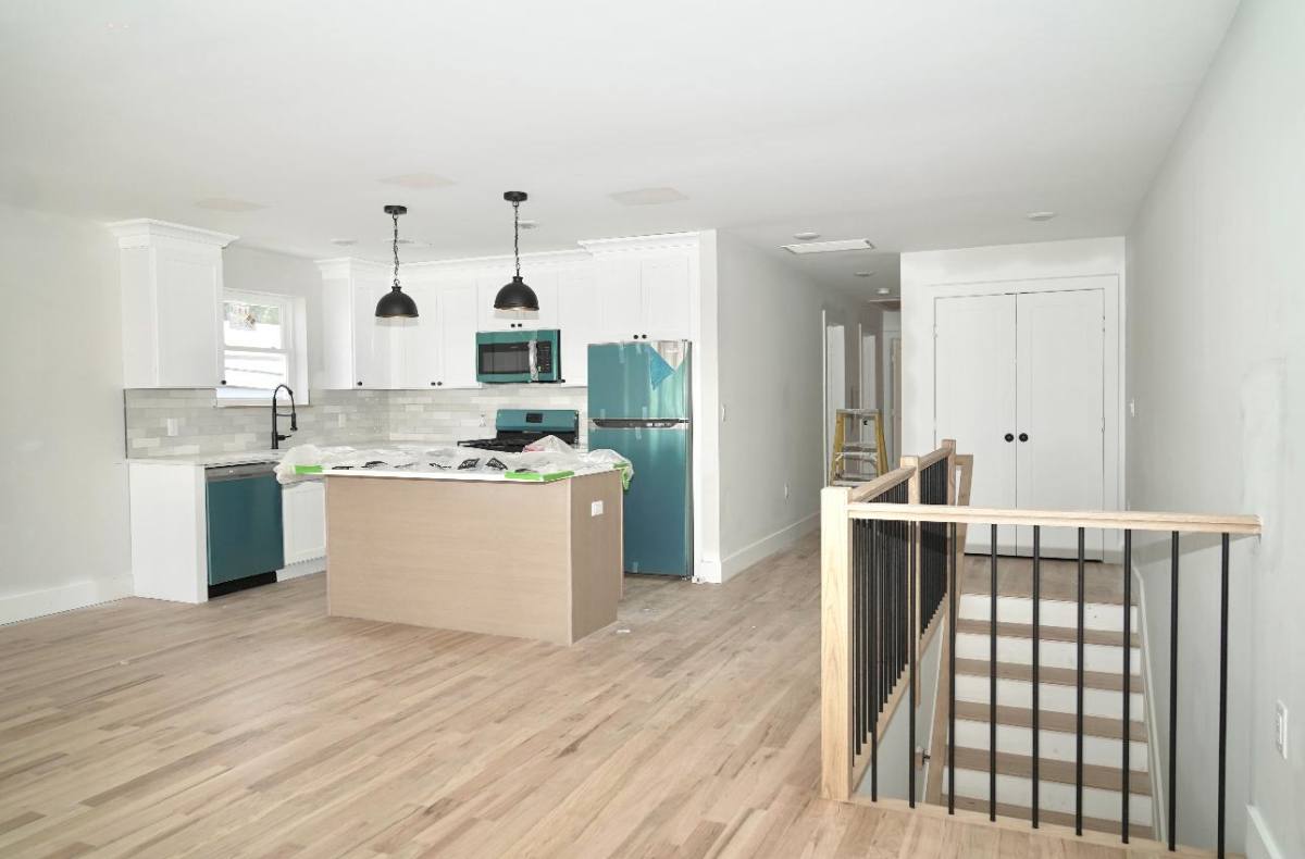 House for rent at 717 N 8th St #2, Newark, NJ 07107
