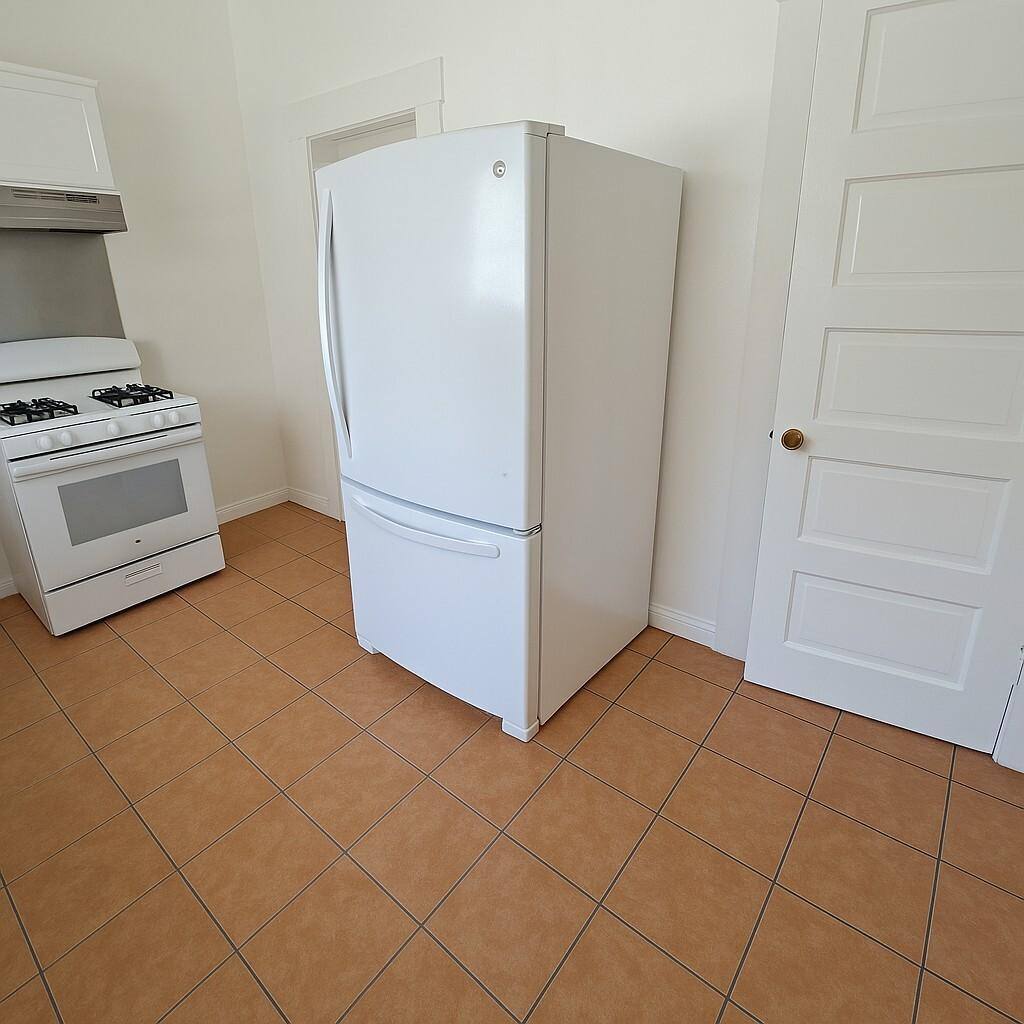 Apartment for rent at 1193 56th St, Los Angeles, CA 90011