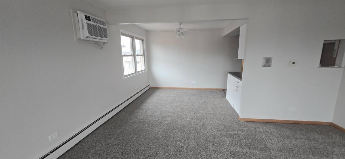 Apartment for rent at 11180 Moraine Dr #3S, Palos Hills, IL 60465