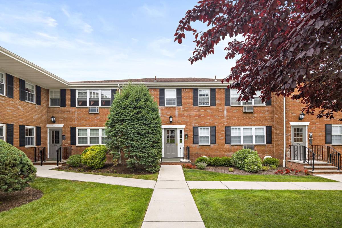 Apartment for rent at Cliff View Gardens, 306-E Hackensack St, Wood Ridge, NJ 07075