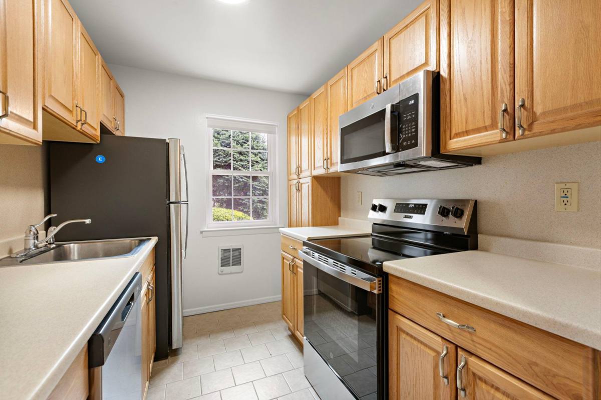 Apartment for rent at Cliff View Gardens, 306-E Hackensack St, Wood Ridge, NJ 07075