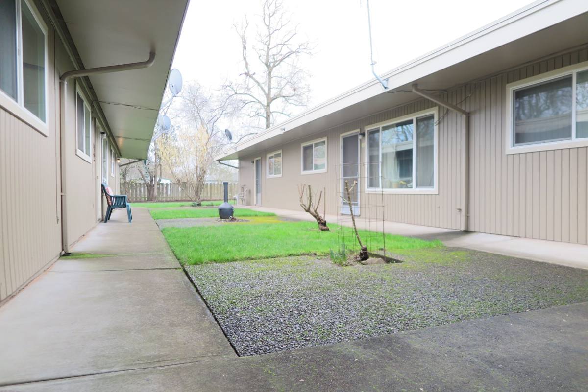Apartment for rent at 4946-4956 6th Ave NE, Salem, OR 97303