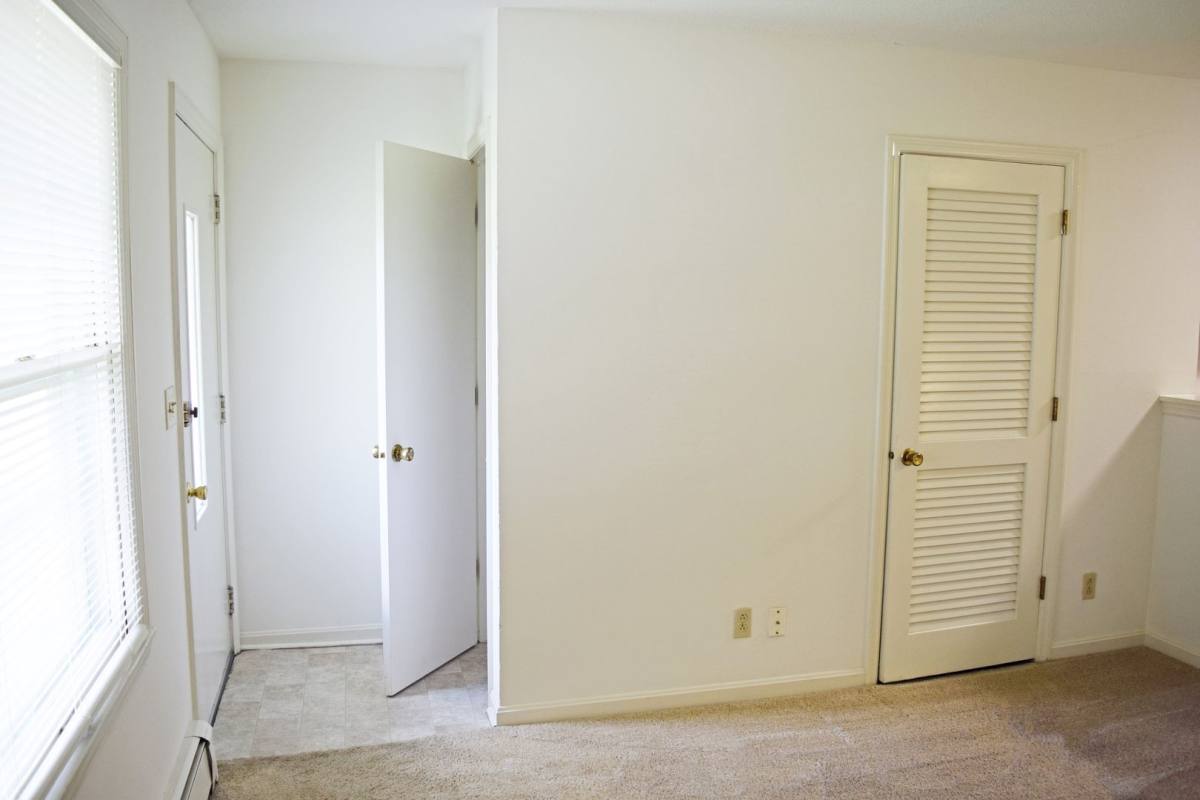 Apartment for rent at 1500 W Anthony Dr, Champaign, IL 61821