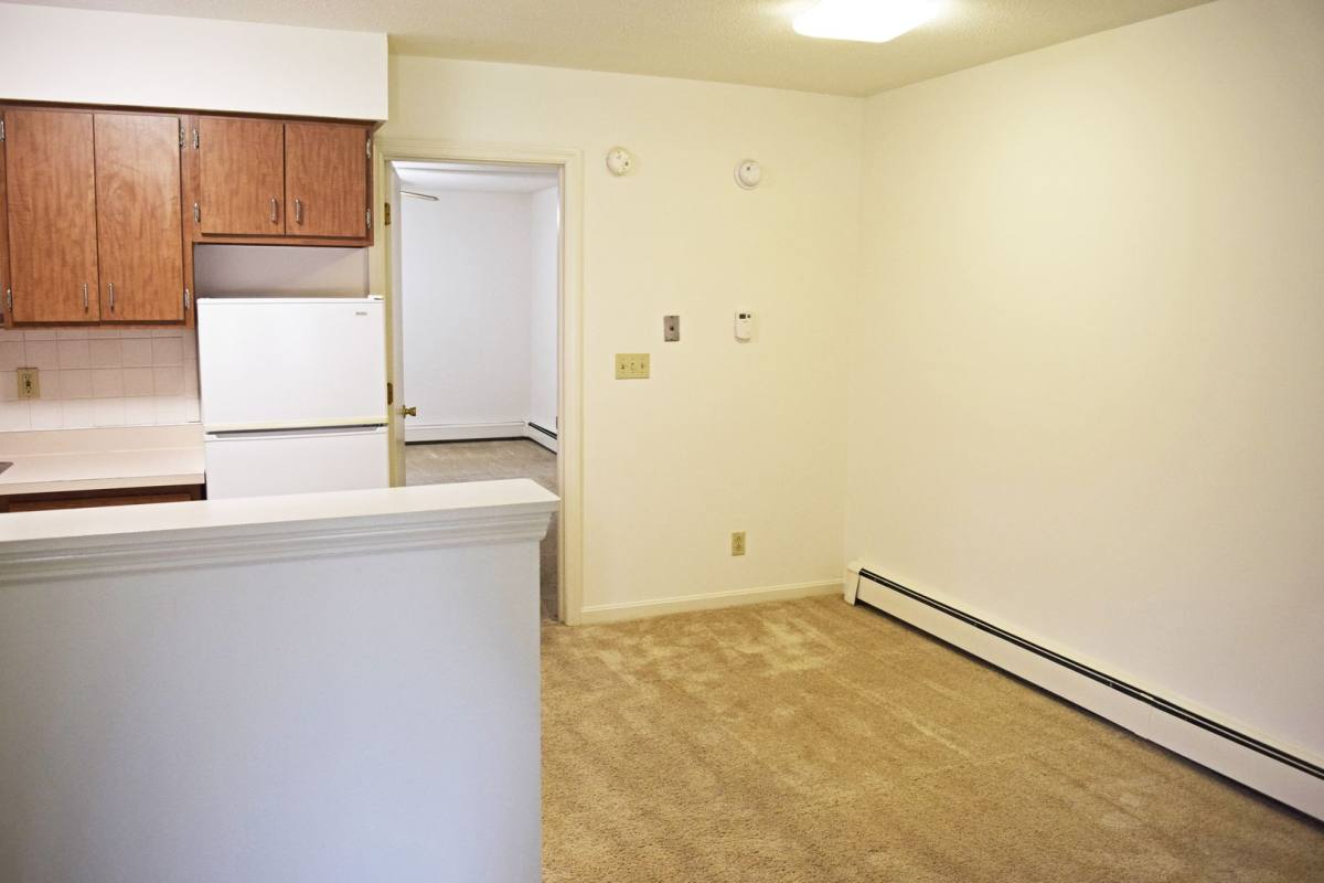 Apartment for rent at 1500 W Anthony Dr, Champaign, IL 61821
