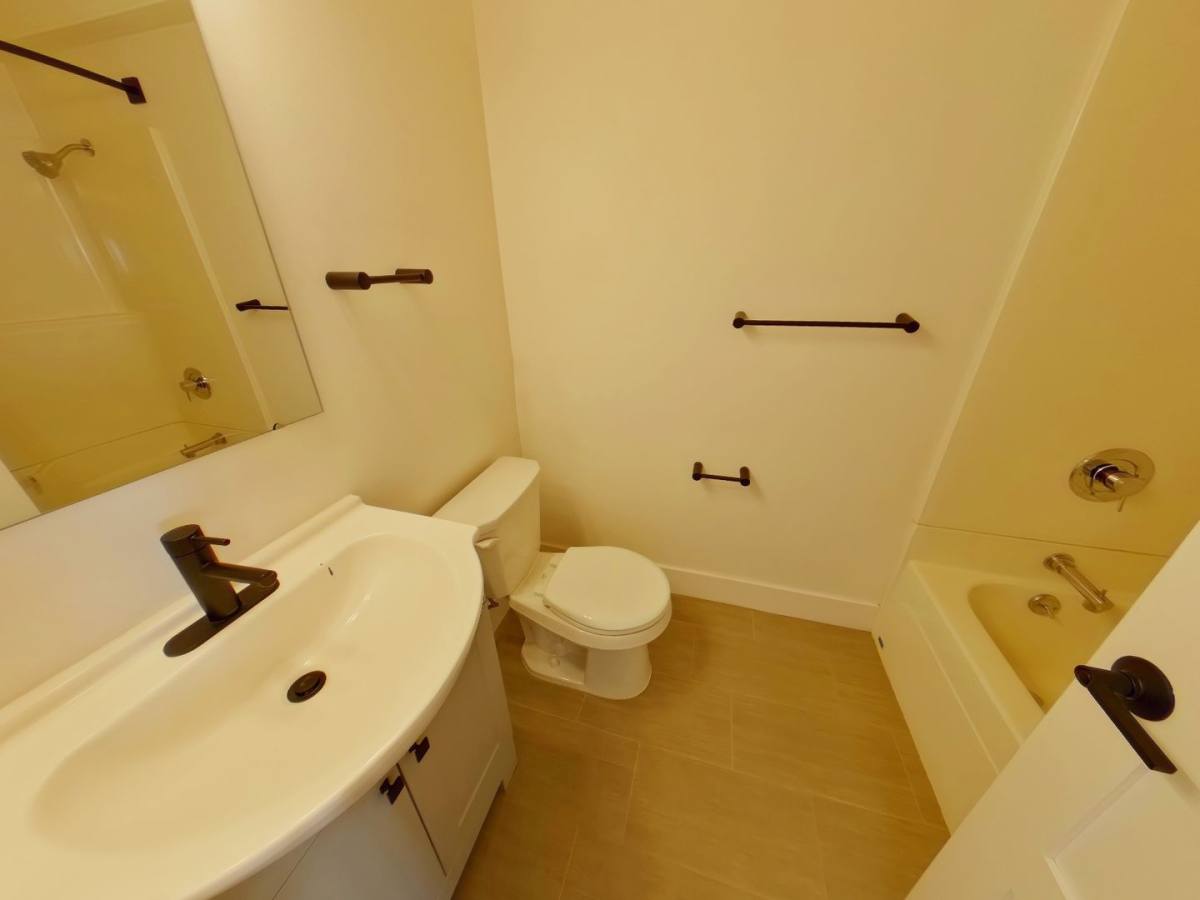 Apartment for rent at 647 E 16th Alley, Eugene, OR 97401