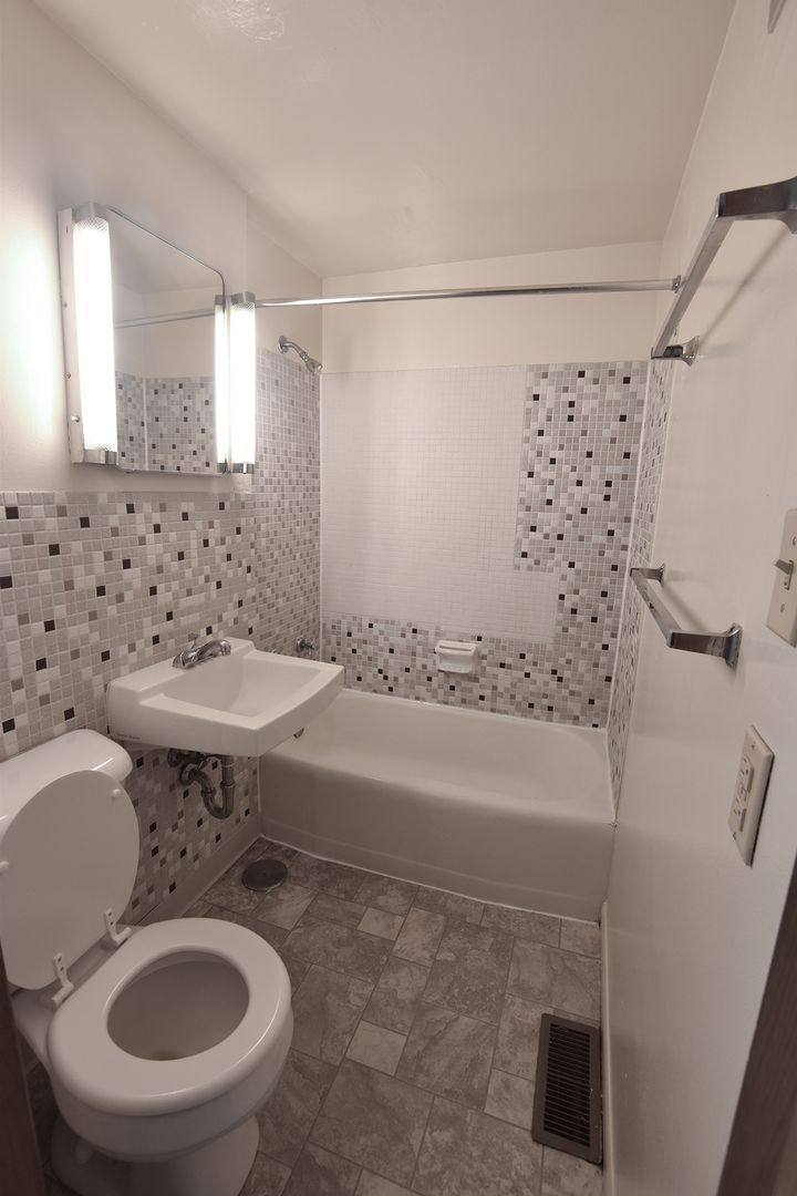 Apartment for rent at 607- 611 W Healey St, Champaign, IL 61820