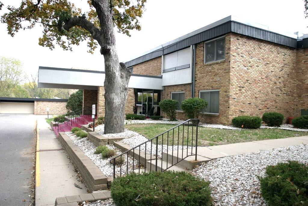 Apartment for rent at 1819 W Old Shakopee Rd, Minneapolis, MN 55431