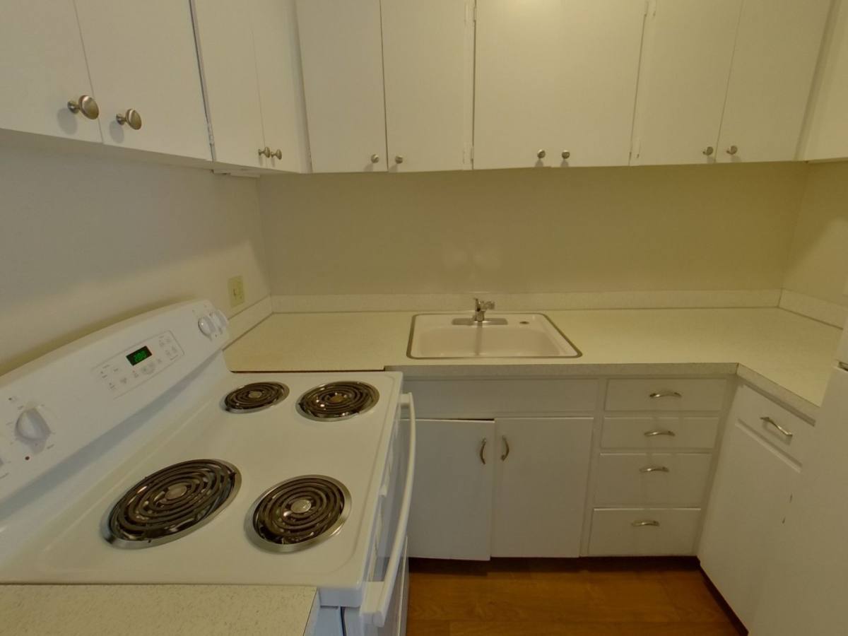 Apartment for rent at 945 E 19th Ave, Eugene, OR 97403
