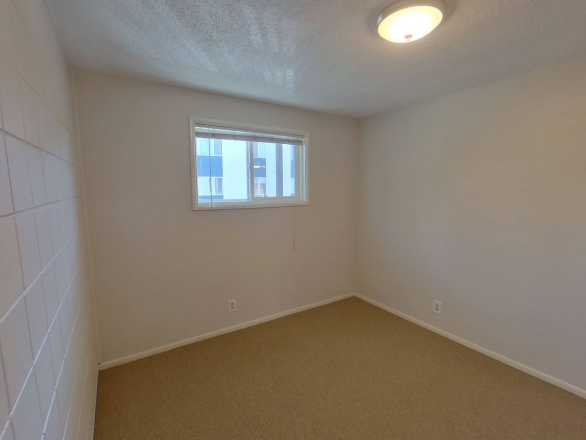 Apartment for rent at 945 E 19th Ave, Eugene, OR 97403
